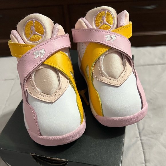 JORDAN 8 RETRO (TD)
ORANGE PEARL/LT ARCTIC PINK
PERLE ORANGE/RSE ARCTIQUE CL - Picture 4 of 8